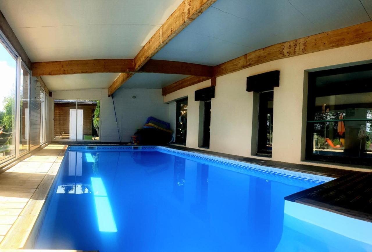 Maison Conviviale 8 Personne Avec Piscine Interieure, A La Campagne