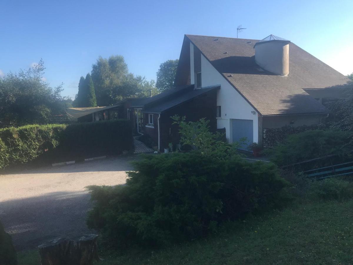 Ferienhaus Maison Conviviale 8 Personne Avec Piscine Interieure, A La Campagne Saint-Pardoux-le-Vieux